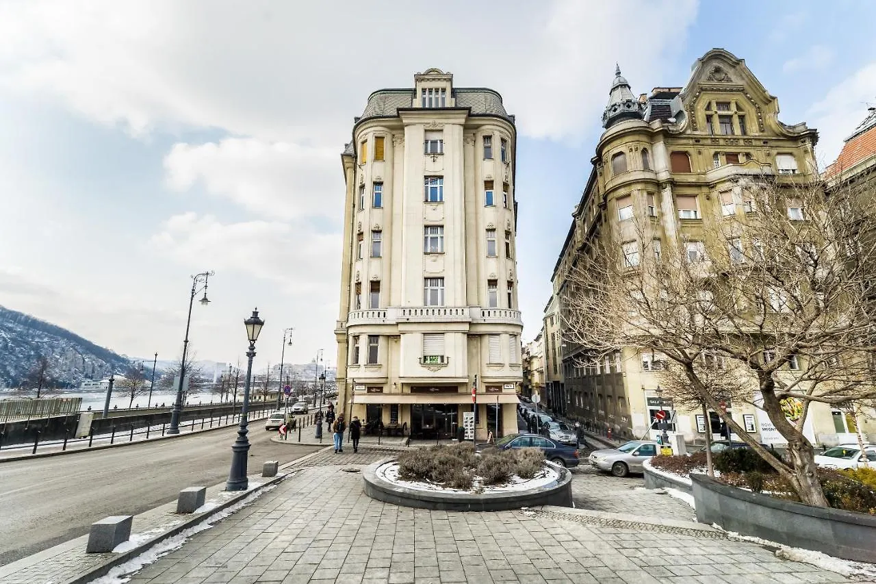 Hip Loft Style Home Near Vaci Street 부다페스트 아파트
